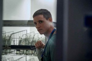 o-enfermeiro-da-noite-conheca-a-historia-real-que-inspirou-o-novo-filme-de-serial-killer-da-netflix