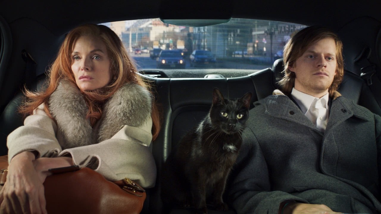 Saída à Francesa Filme com Michele Pfeiffer e um gato exótico é novidade na Amazon Prime. Vale a pena