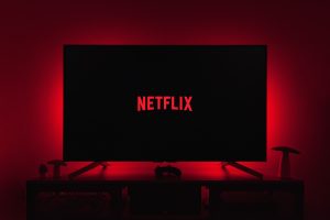 Ação na Netflix: 10 ótimos filmes empolgantes e eletrizantes! (Imagem: Thibault Penin/ Unsplash)