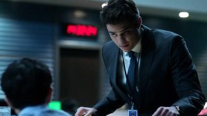 Confira aqui no Sobre Sagas 3 motivos para assistir e 2 para passar longe de "O Recruta", série de sucesso da Netflix! (Imagem: Reprodução/ Netflix)