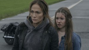 Jennifer Lopez e Lucy Paez em A Mãe (Divulgação / Netflix)