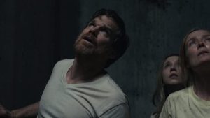 Michael C. Hall, Taissa Farmiga e Jennifer Ehle em Um Lugar Secreto (Reprodução)