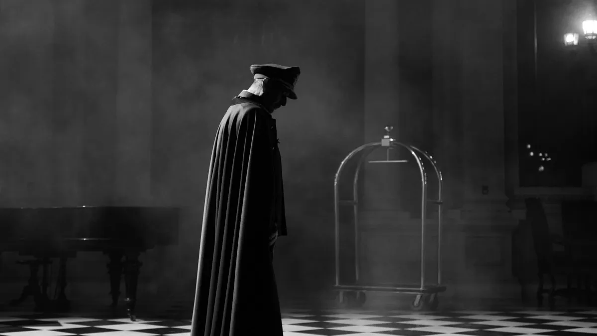 O Conde: filme da Netflix retrata Pinochet como vampiro e estreia ESSA SEMANA