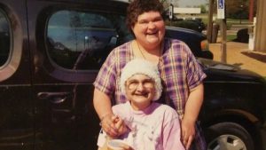 mamãe morta e querida onde assistir