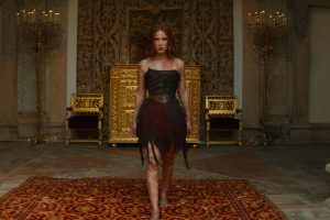 Millie Bobby Brown como Elodie em Donzela (Divulgação / Netflix)