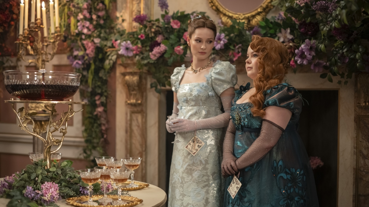 Hannah Dodd e Nicola Coughlan em Bridgerton (Divulgação / Netflix)