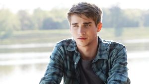 Raphael Ruggero como David Colton em Lifemark (Reprodução)
