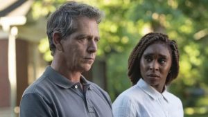 Ben Mendelsohn e Cynthia Erivo em Outsider (Reprodução / HBO)